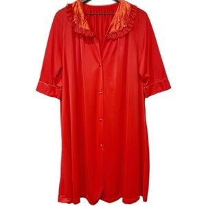 Vintage 60s Vanity Fair Embroidered Red Lace Collar Duster / Sleeping Gown